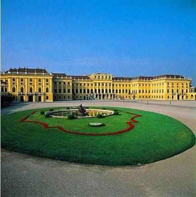Schoenbrunn1.jpg